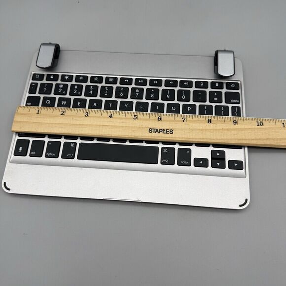 BRYDGE 9.7" Bluetooth Keyboard For iPad 6th & 5th Gen 9.7” Grey - Picture 9 of 9